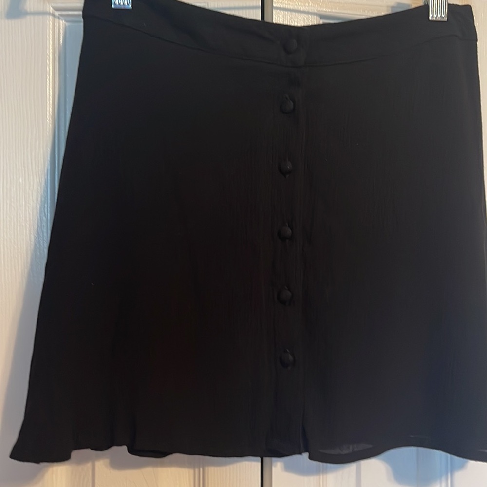 NWOT Kendall & Kylie black button skirt in size small - Picture 6 of 8